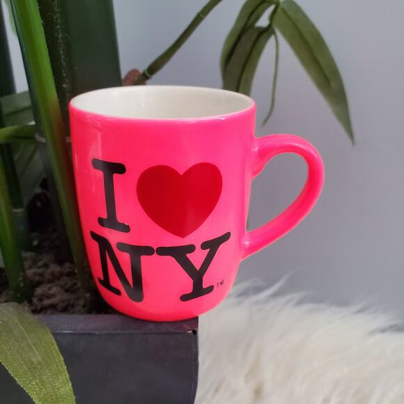 Torkia Authentic "I Love NY" Bone China Mini Mug Set - Picture 8 of 12